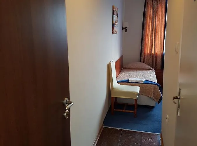 招待所 Markovi 3*