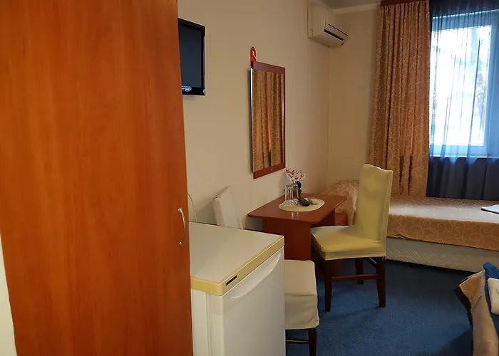 Markovi 招待所 3*